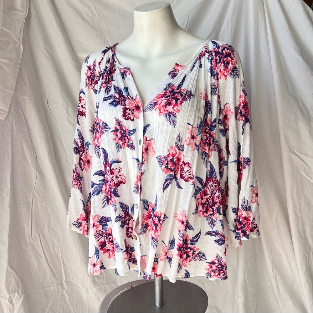 White Floral Button Down Blouse with Elegant Design